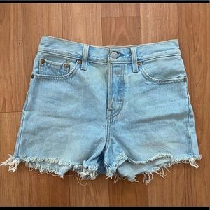 ❌SOLD❌LEVIS denim shorts